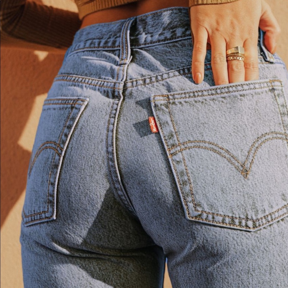 flattering wedgie high rise levi’s!!!